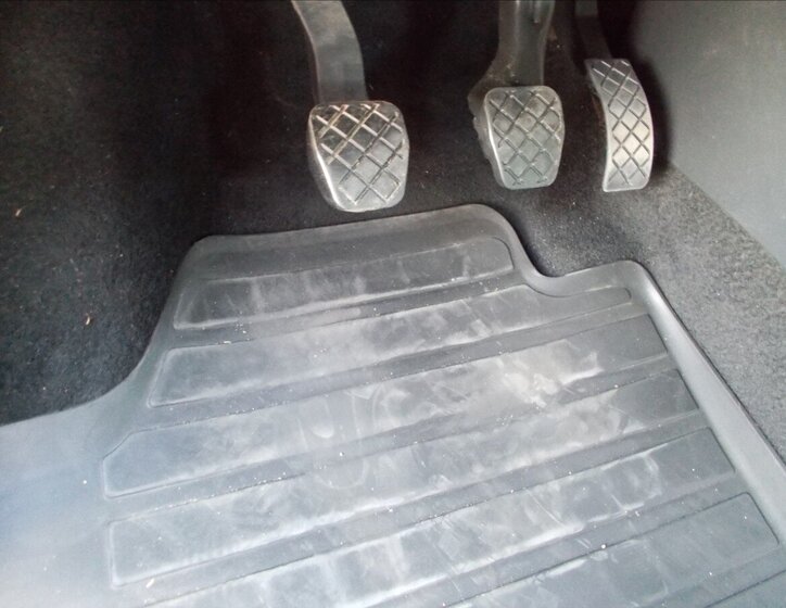 Škoda Rapid Sedan / Limuzína 1,6 l 77 kw