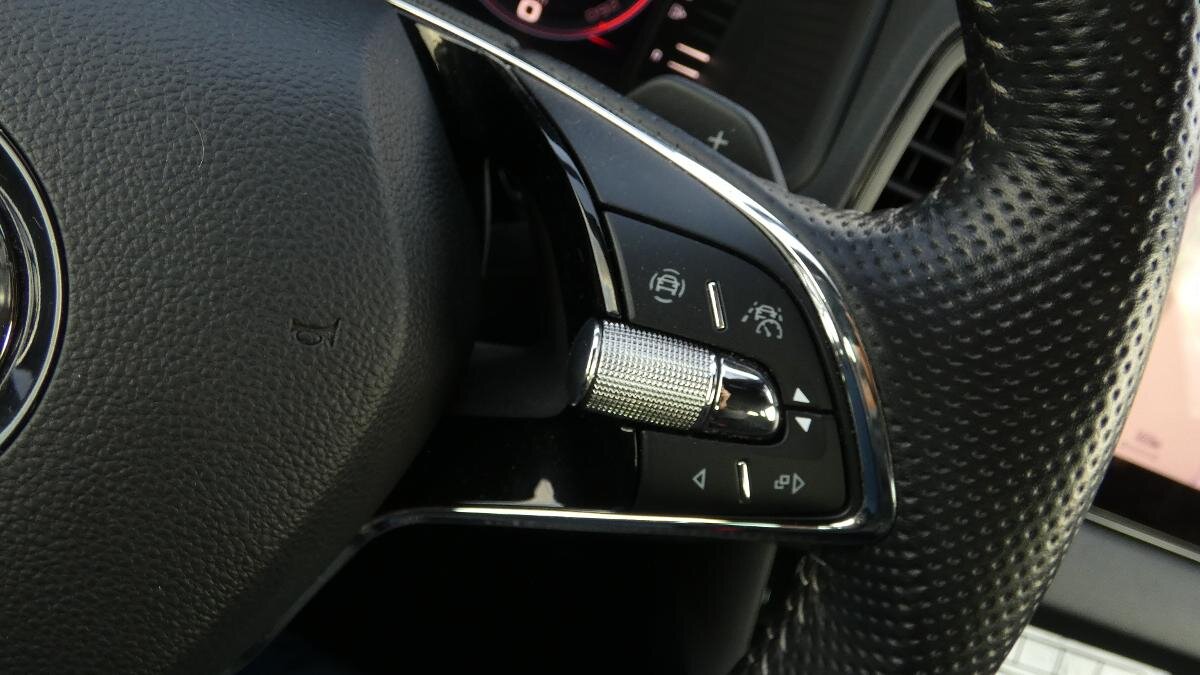 Škoda Karoq SUV / Terénní 1,5 l 110 kw