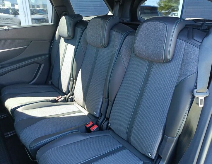 Peugeot 5008 SUV / Terénní 1,5 l 96 kw