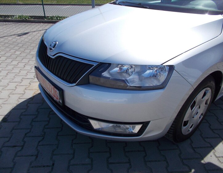 Škoda Rapid Sedan / Limuzína 1,6 l 77 kw