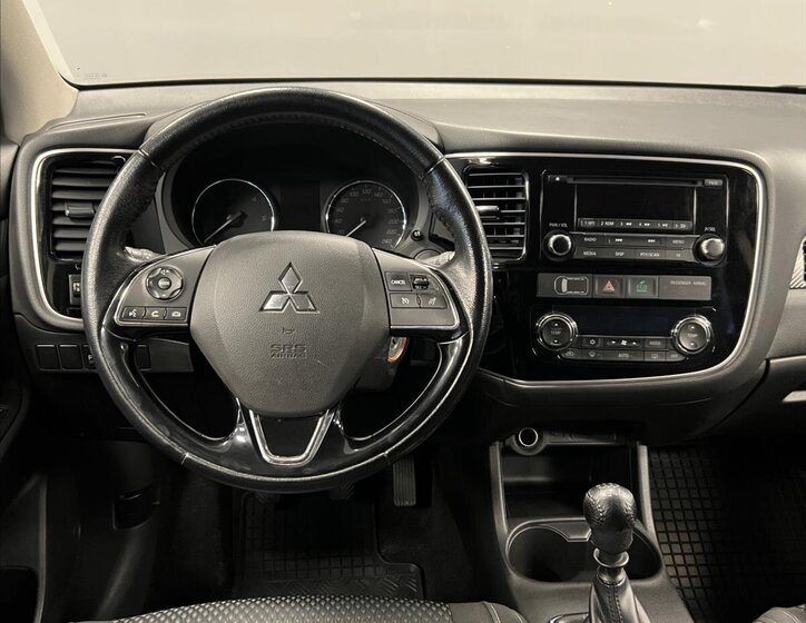 Mitsubishi Outlander SUV 2,3 l 110 kw