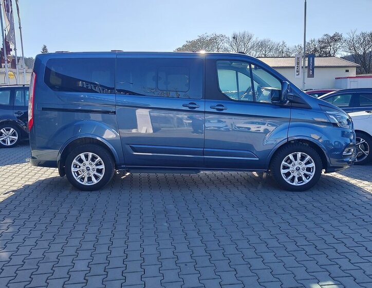 Ford Tourneo Custom VAN / Minibus 2,0 l 110 kw