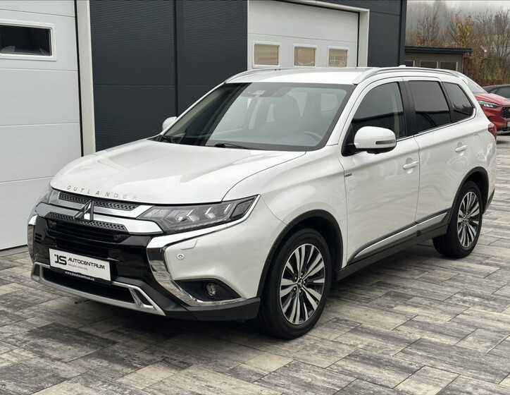 Mitsubishi Outlander 10