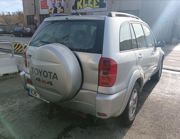 Toyota RAV4 10