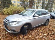 Mitsubishi Outlander 2