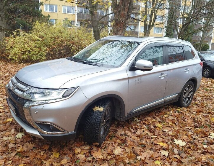 Mitsubishi Outlander 2