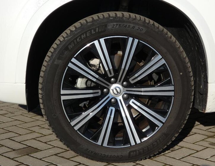 Volvo XC90 SUV / Terénní 2,0 l 173 kw