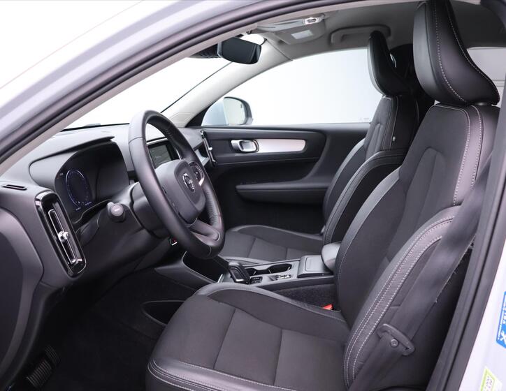 Volvo XC40 12