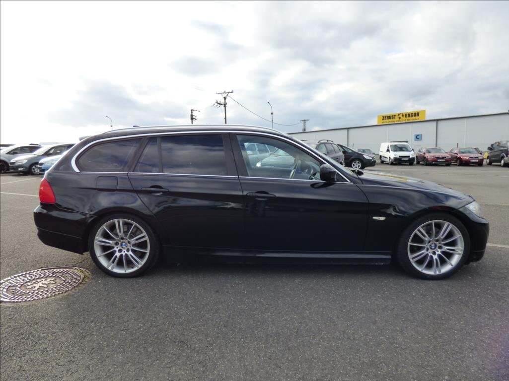 BMW Řada 3 Kombi 3,0 l 180 kw