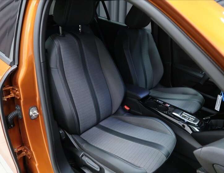 Peugeot 2008 Hatchback 1,2 l 96 kw