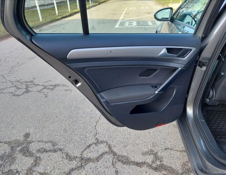 Volkswagen Golf Hatchback 1,2 l 81 kw