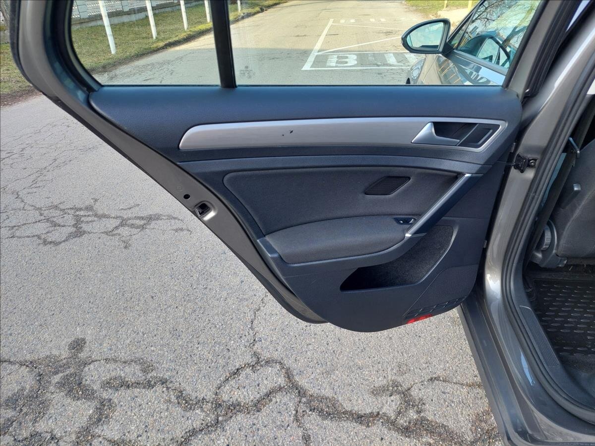 Volkswagen Golf Hatchback 1,2 l 81 kw