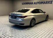 Lexus ES 300h Sedan 2,5 l 160 kw