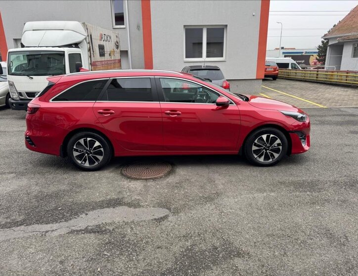 KIA Ceed 4