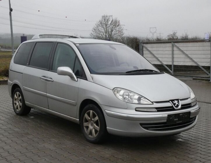 Peugeot 807 MPV 2,0 l 100 kw