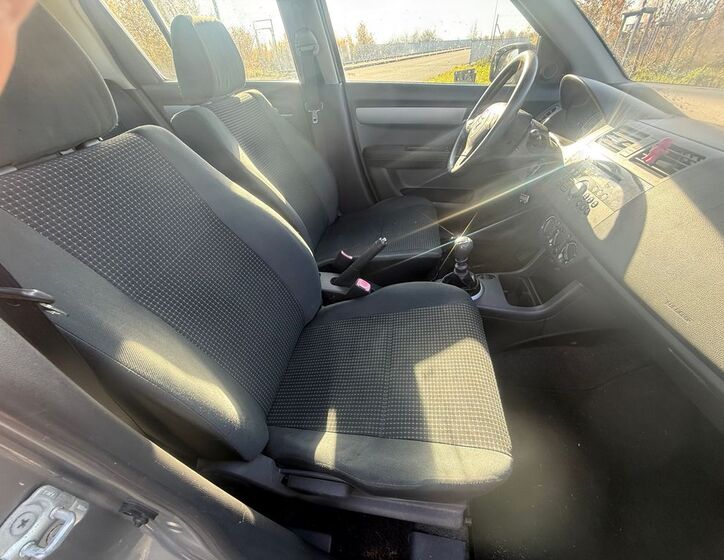 Suzuki Swift 11