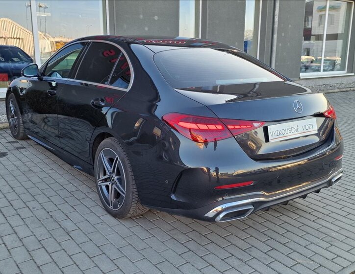 Mercedes-Benz Třídy C Sedan / Limuzína 2,0 l 147 kw