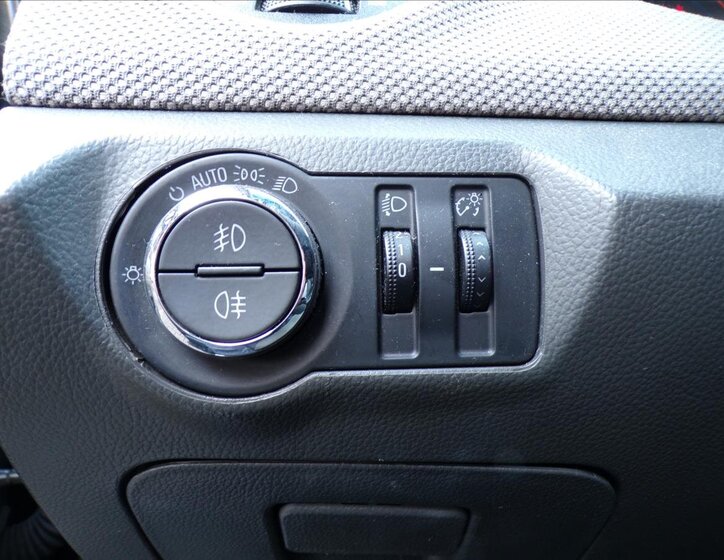 Chevrolet Cruze Sedan / Limuzína 2,0 l 110 kw