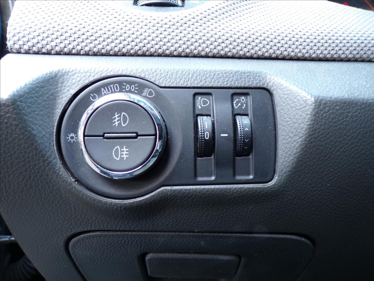 Chevrolet Cruze Sedan / Limuzína 2,0 l 110 kw