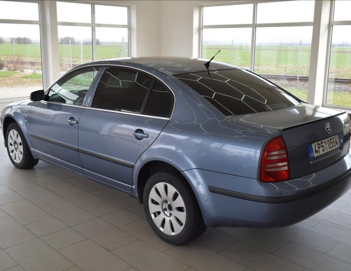 Škoda Superb Sedan / Limuzína 2,8 l 142 kw