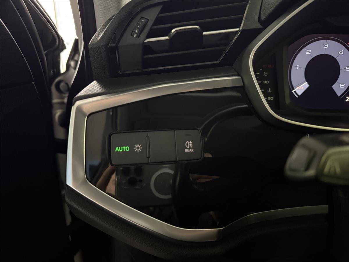 Audi Q3 SUV / Terénní 2,0 l 110 kw