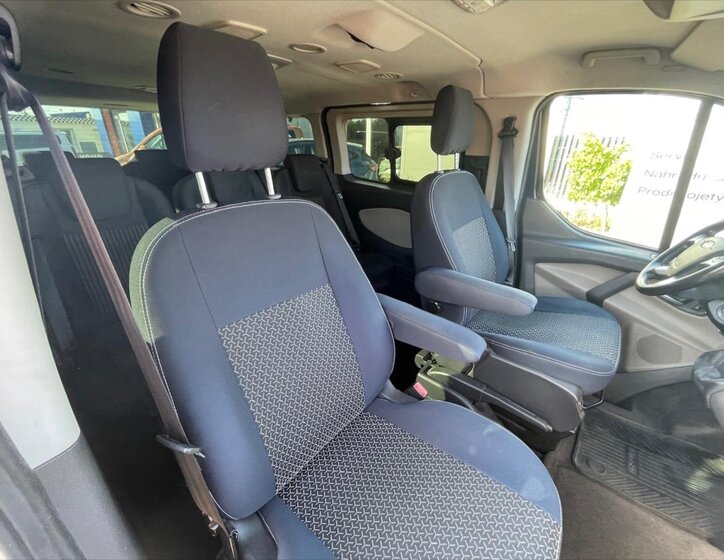 Ford Tourneo Custom Kombi 2,0 l 96 kw