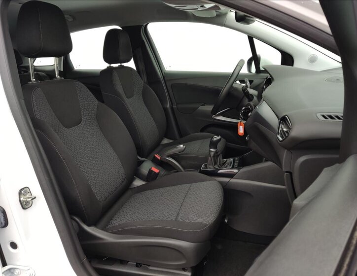 Opel Crossland X SUV / Terénní 1,2 l 61 kw