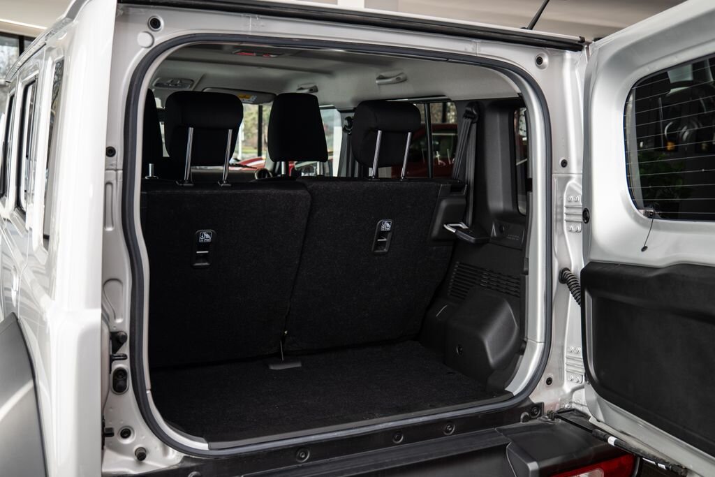 Suzuki Jimny SUV 1,5 l 75 kw