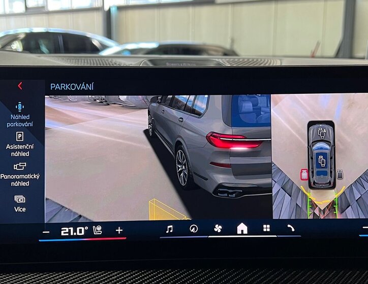 BMW X7 SUV / Terénní 4,4 l 390 kw