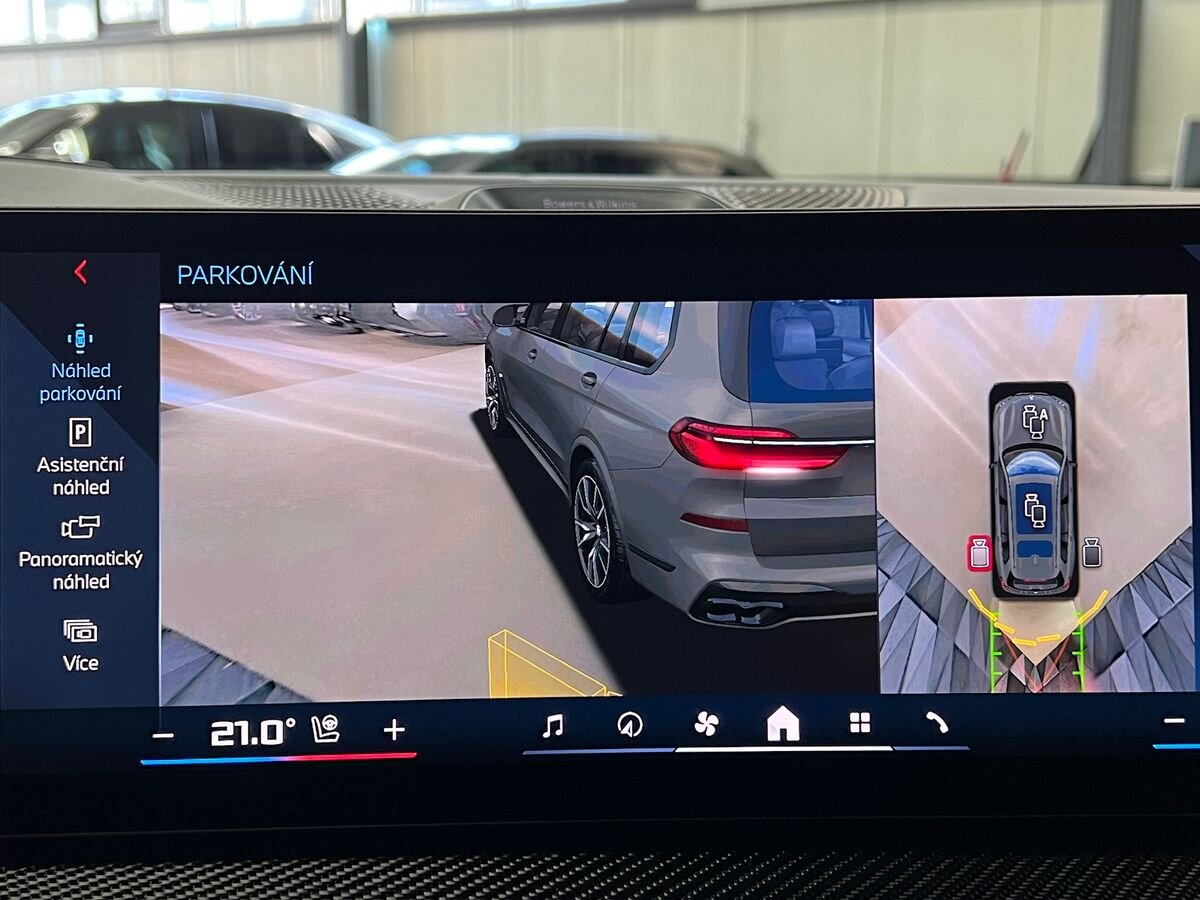 BMW X7 SUV / Terénní 4,4 l 390 kw