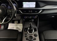 Alfa Romeo Stelvio SUV / Terénní 2,1 l 154 kw