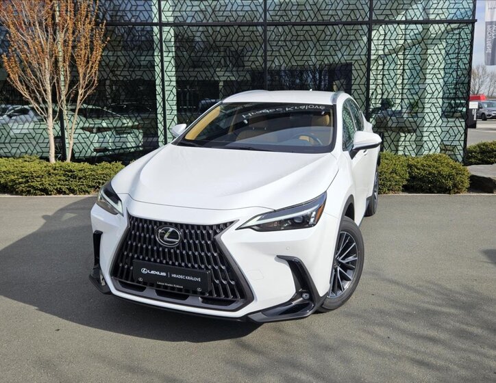 Lexus NX 350h SUV / Terénní 2,5 l 147 kw