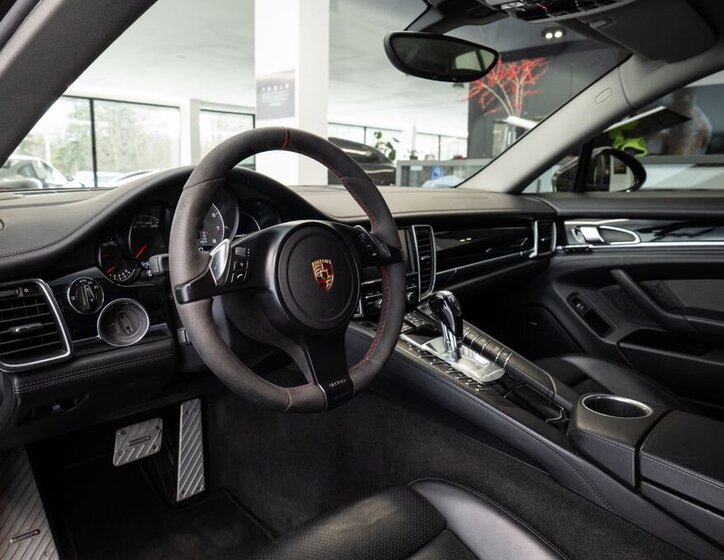 Porsche Panamera Sedan 4,8 l 294 kw