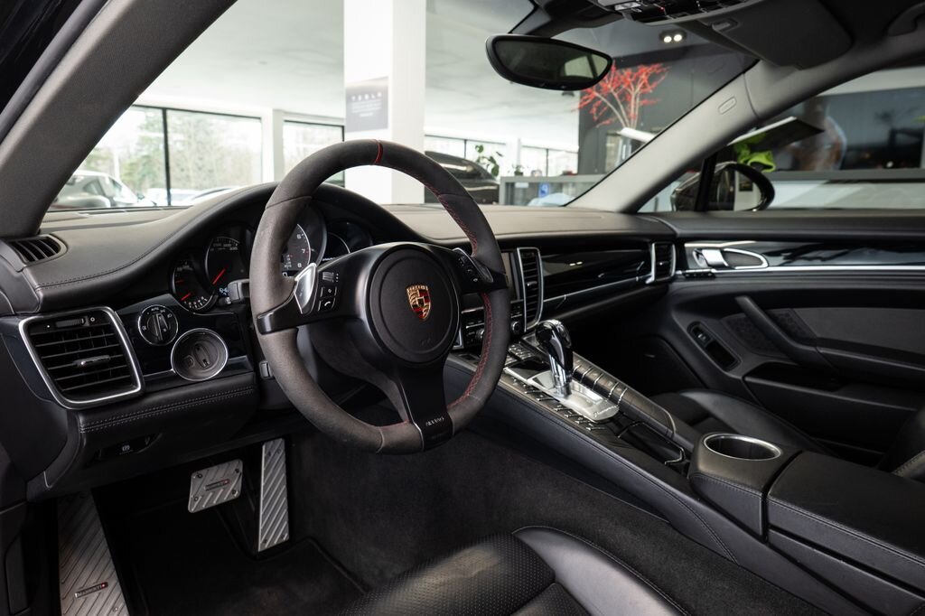 Porsche Panamera Sedan 4,8 l 294 kw