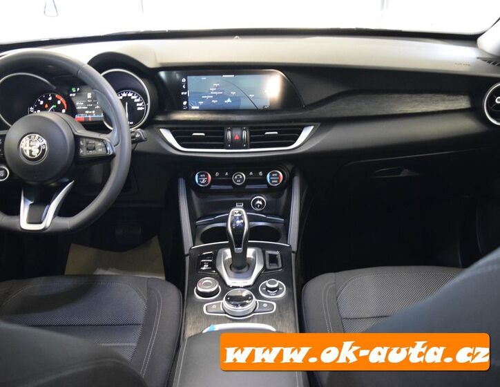 Alfa Romeo Stelvio 30