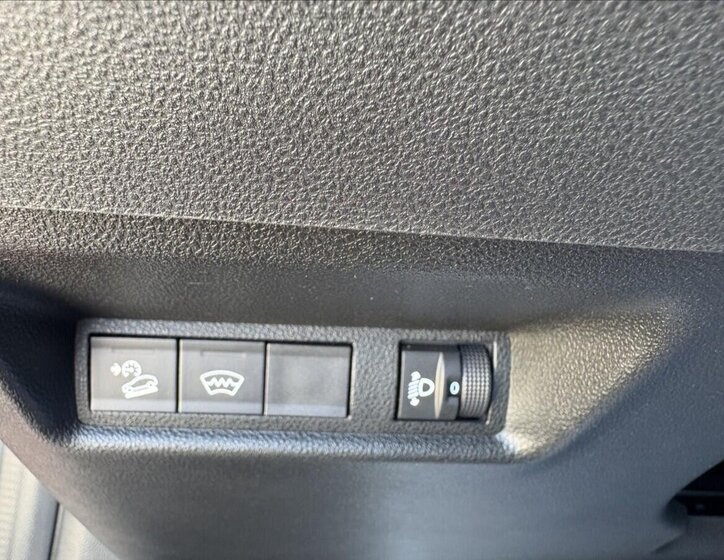 Jeep Avenger Sedan / Limuzína 1,2 l 74 kw