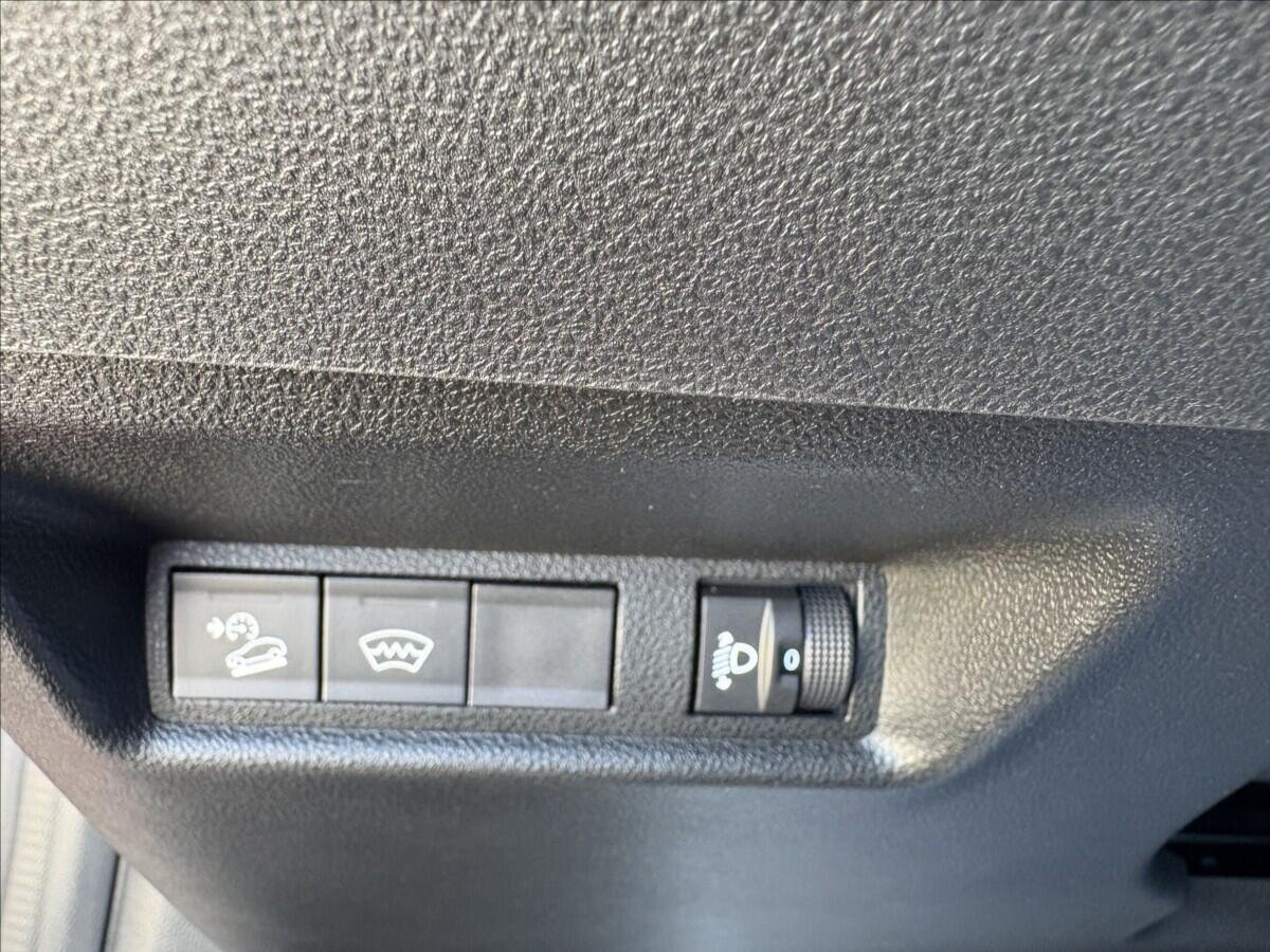 Jeep Avenger Sedan / Limuzína 1,2 l 74 kw