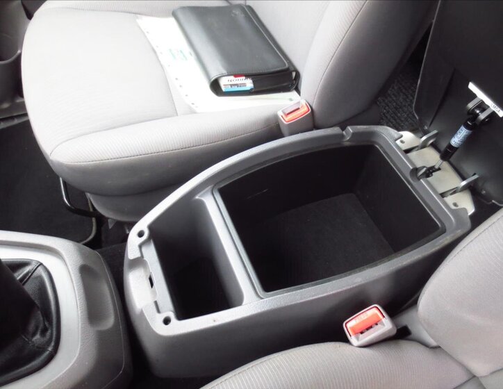 SsangYong Rodius VAN-Minibus 2,0 l 114 kw