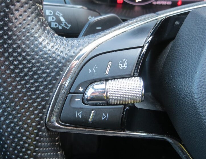 Škoda Karoq SUV / Terénní 2,0 l 85 kw