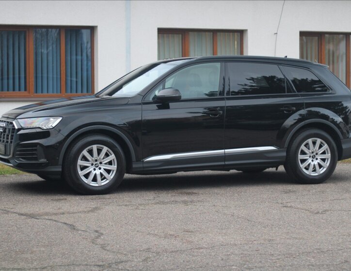 Audi Q7 6