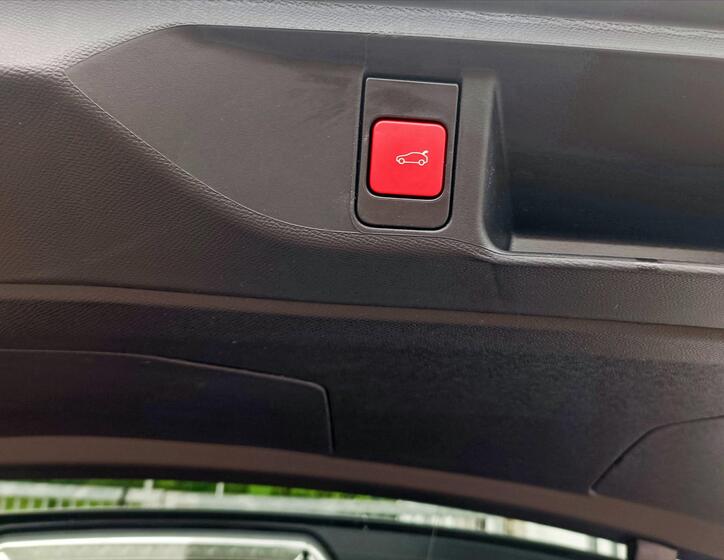 DS Automobiles DS4 8