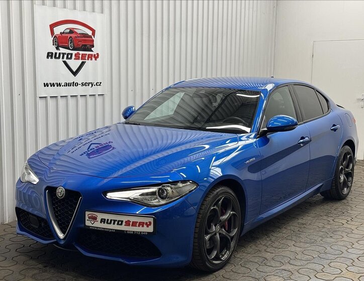 Alfa Romeo Giulia Sedan / Limuzína 2,0 l 206 kw
