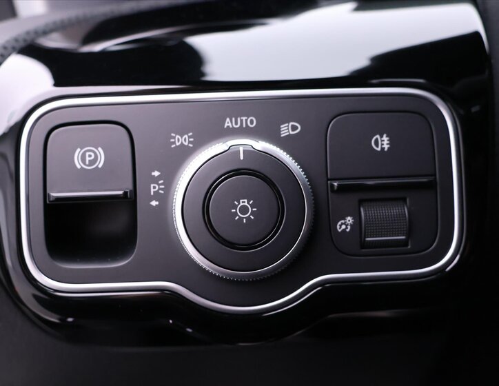 Mercedes-Benz CLA Kupé 1,3 l 120 kw