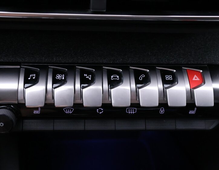 Peugeot 5008 SUV 1,2 l 96 kw