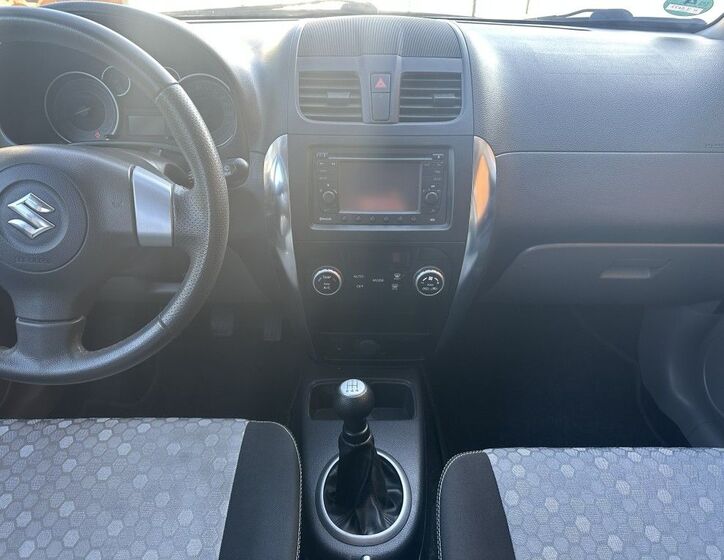 Suzuki SX4 13