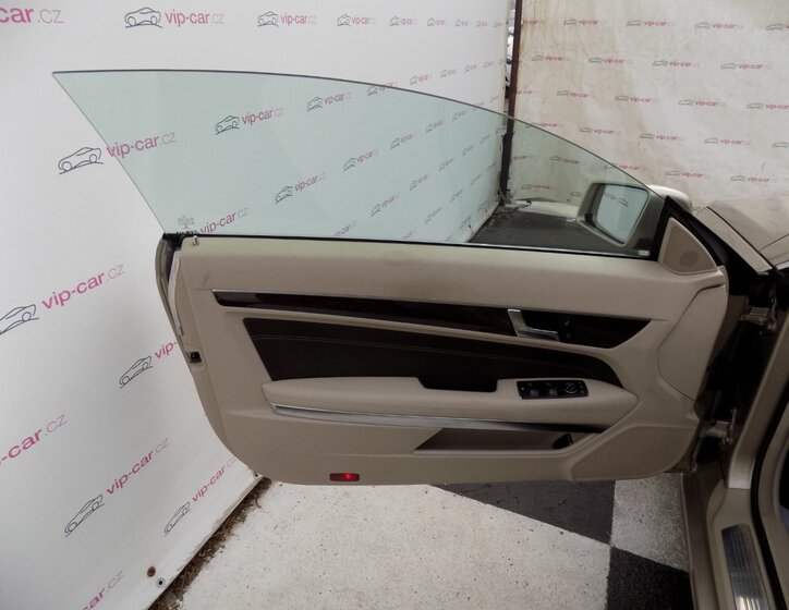 Mercedes-Benz Třídy E 19