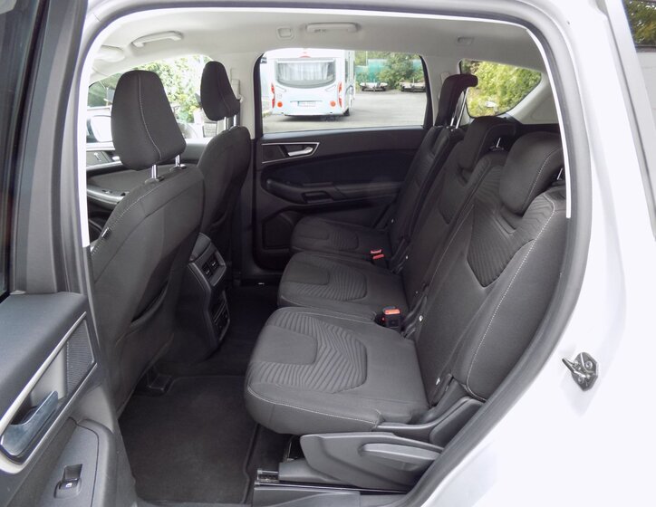 Ford S-MAX 11