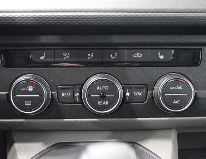 Volkswagen Caravelle Kombi 2,0 l 110 kw