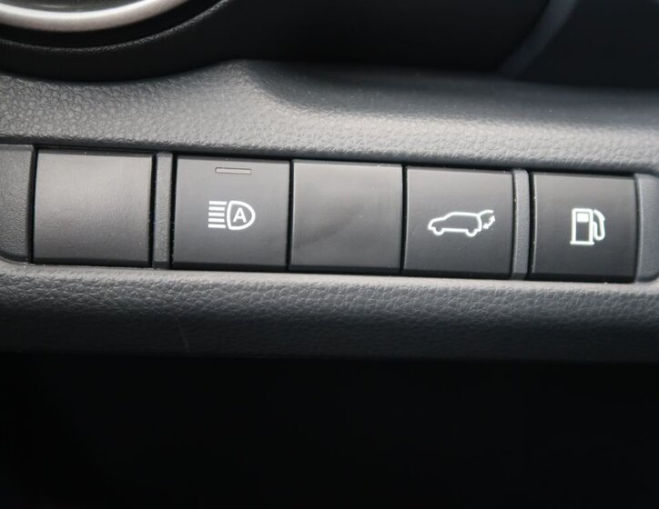 Toyota C-HR SUV / Terénní 2,0 l 112 kw