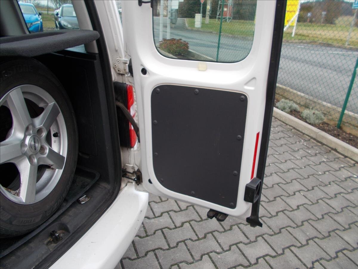 Volkswagen Caddy Kombi 1,6 l 75 kw